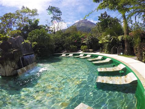 la fortuna costa rica hotels with hot springs